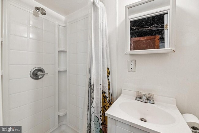 Building Photo - 2521 Benning Rd NE