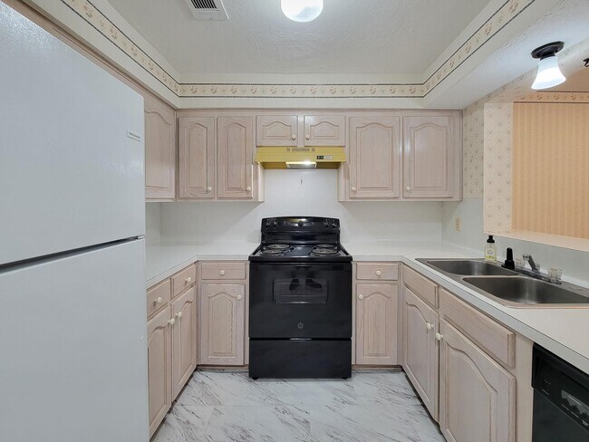 Building Photo - 1815 Country Village Blvd