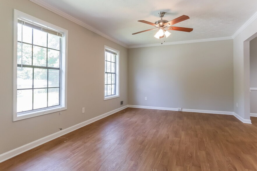 Building Photo - 3212 Goldenchain Dr