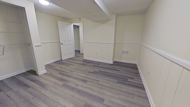 Building Photo - Basement Apartment