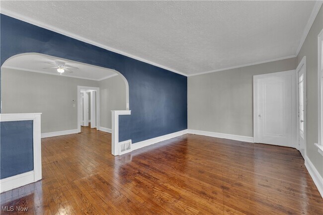 Building Photo - 3746 W 140th St