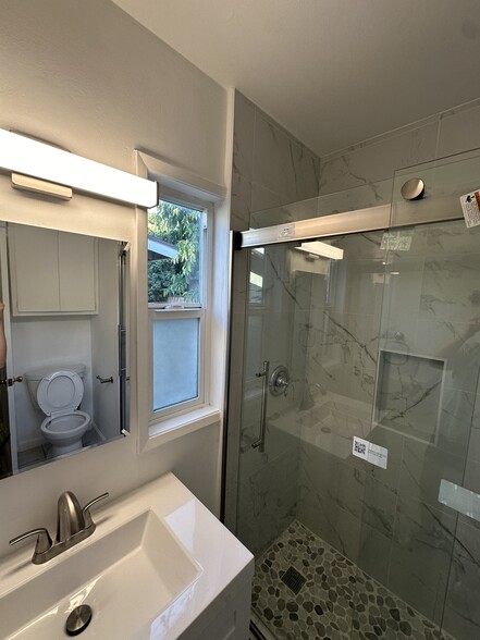 Newly renovated bathroom - 5558 Colbath Ave