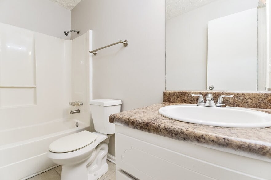 Building Photo - 5408 Glen Haven Dr