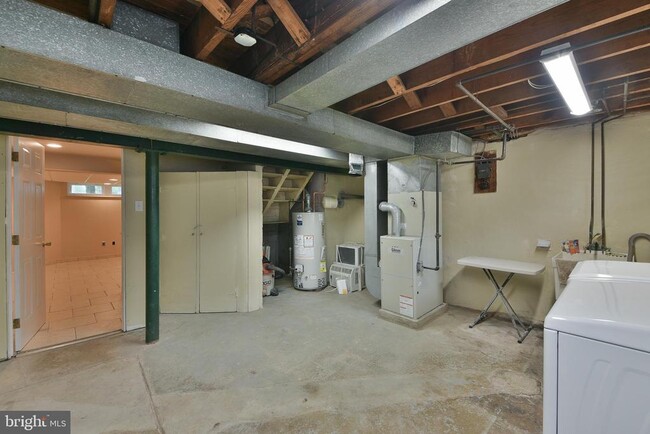 Building Photo - 27 Bysher Ave
