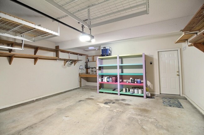 Building Photo - 1325 Rain Hollow Cir E