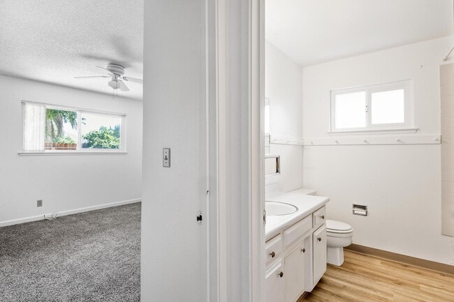 Building Photo - 1708-1710 Alameda Avenue