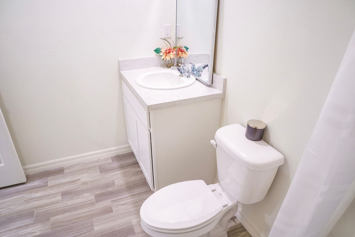 Building Photo - 1229 SW San Antonio Ave