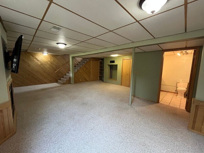 Building Photo - Beautiful 3 Bedroom Home in Alborn