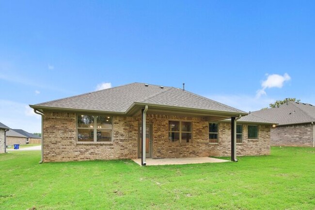 Building Photo - Available Now! 3 Bedroom 2 Bath in Winona!