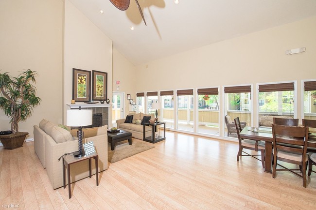Building Photo - 2100 Winters Park Dr