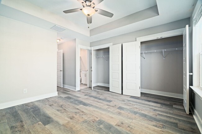 Building Photo - Peaceful Park Circle Retreat