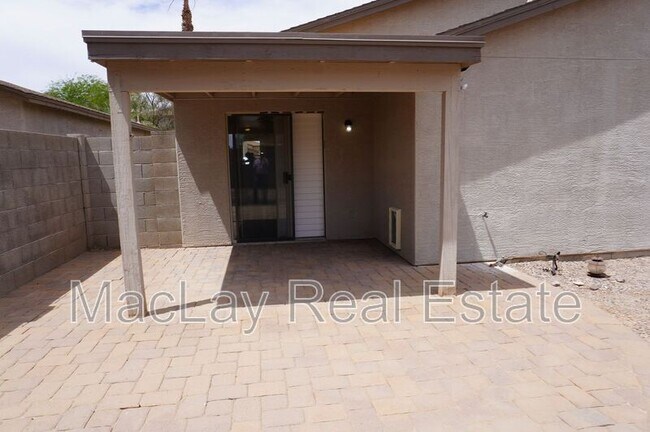 Building Photo - 983 E Denim Trail