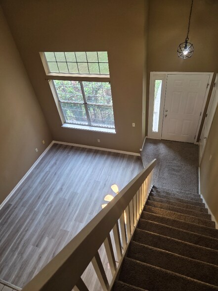 Building Photo - 9527 Glenn Abbey Way