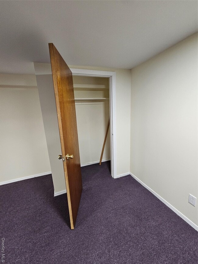 Building Photo - 102 Birchwood Park Dr