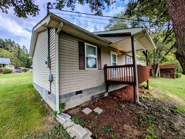 Building Photo - 34 Blackstone Ln