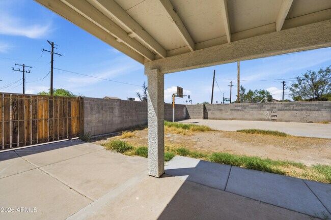 Building Photo - 6644 S 6th Ave