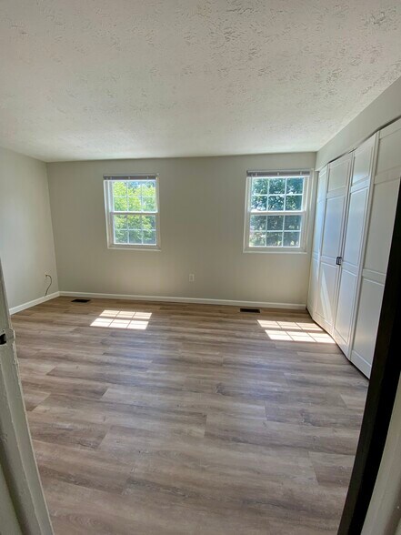 Building Photo - 315 Laporte Ct