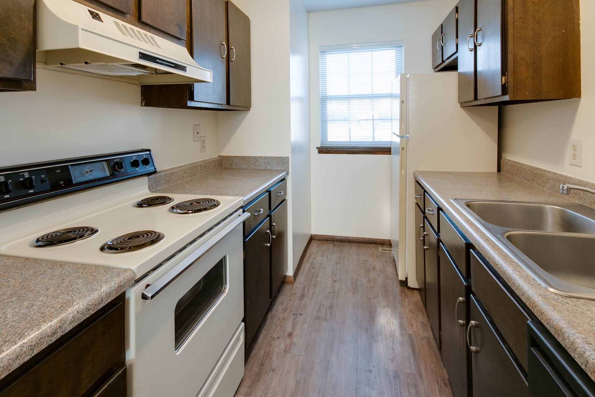 Building Photo - 811 Dondee Dr