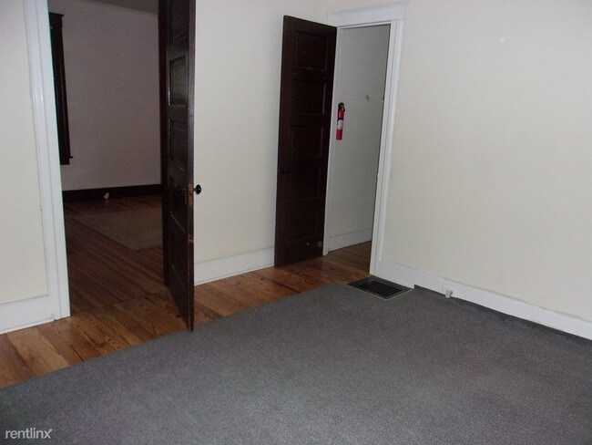 Building Photo - 3 br, 1 bath Apartment - 25 Margaret St