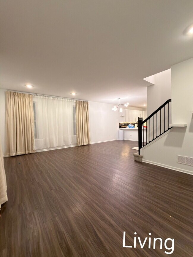 Building Photo - 522 Wolverine Dr