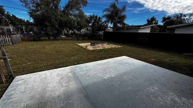 Building Photo - 3935 Middlesex Pl