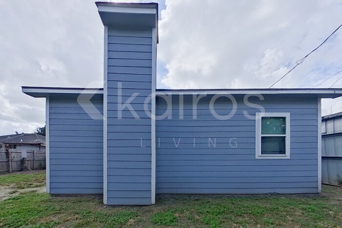 Building Photo - 10405 Barada St