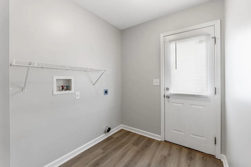 1st floor Laundry - 8810 Greylag Loop
