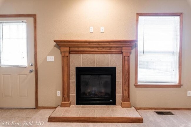 Building Photo - 841 S Eric St