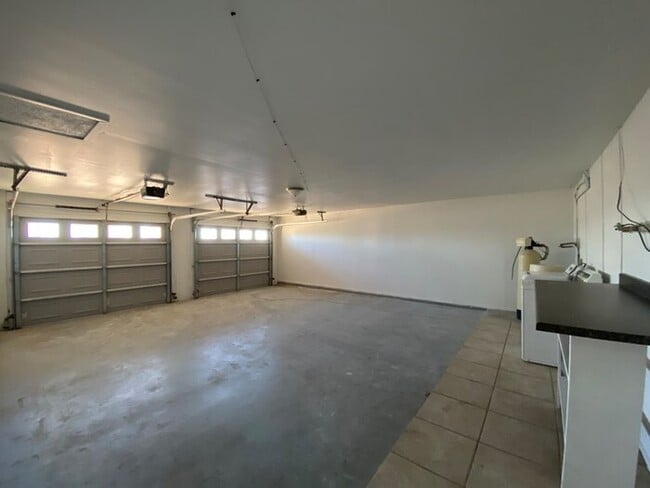 Building Photo - Country living near town! 3 bed 2 bath hom...