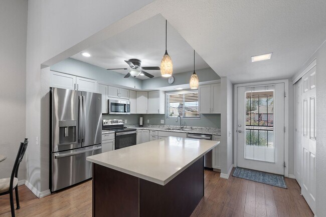 Building Photo - Enjoy this cozy 2 Bedroom, 1.75 Bathrooms, 1.5 Car Garage home in Premier Active Adult Resort Sty...