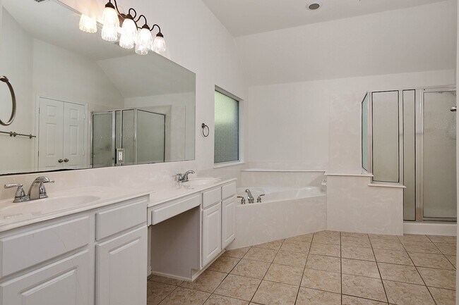 Building Photo - 54 Galway Pl