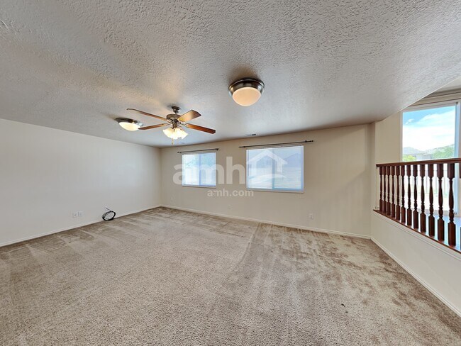 Building Photo - 261 Walton Dr