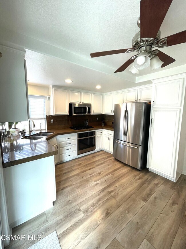 Building Photo - 1432 Sappanwood Ave