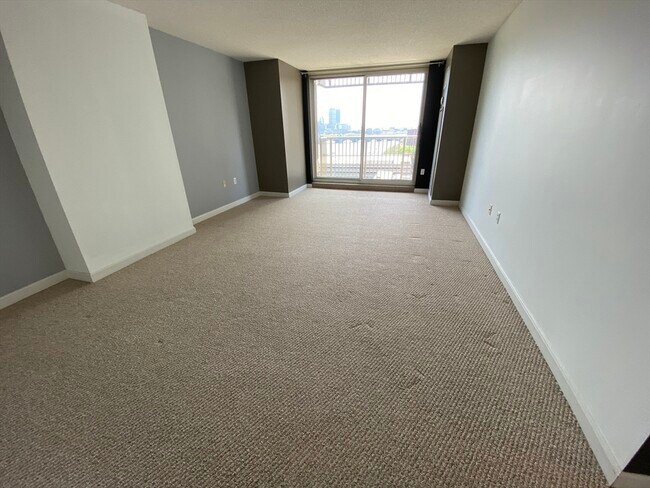 Building Photo - 10 Museum Way