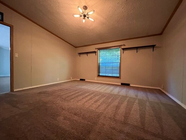 Building Photo - 3 Bedroom Home