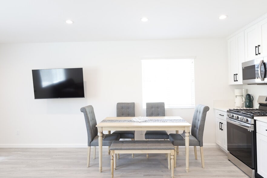 Building Photo - 18623 Bryant St