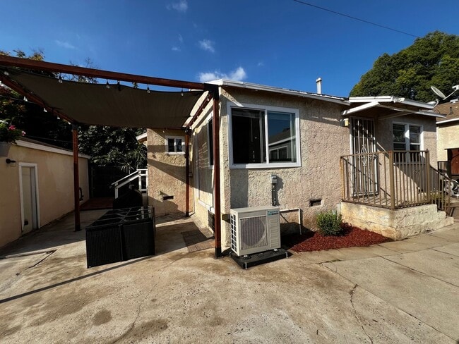 Primary Photo - 1 Bedroom 1 Bath Remodeled House for Rent ...