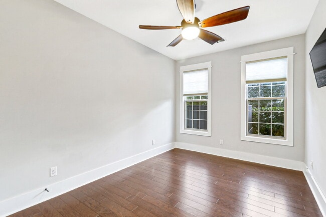 Building Photo - Beautiful Low Country Home in Rose Dhu!
