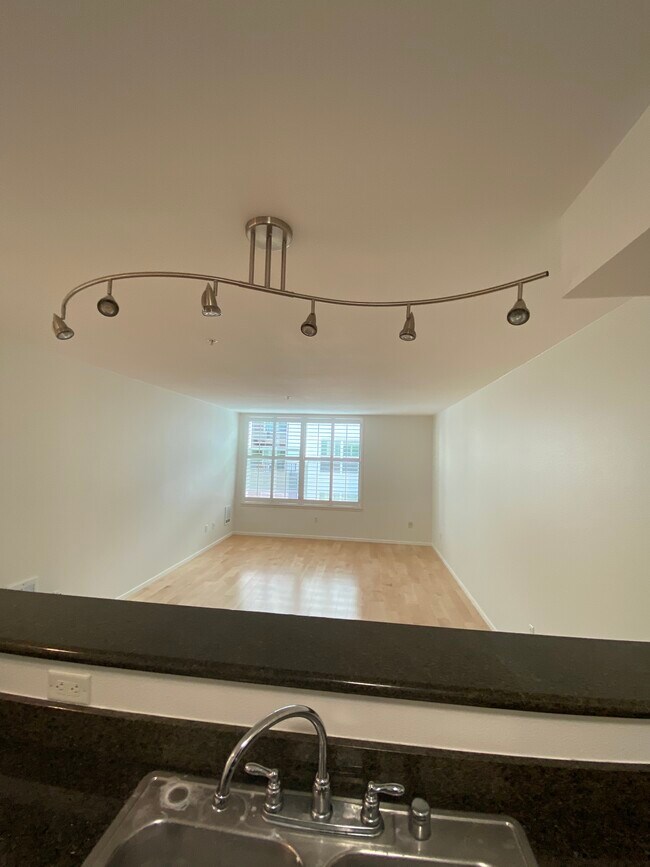 Building Photo - 8400 Oceanview Ter