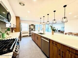 Building Photo - 122 Bodman Pl