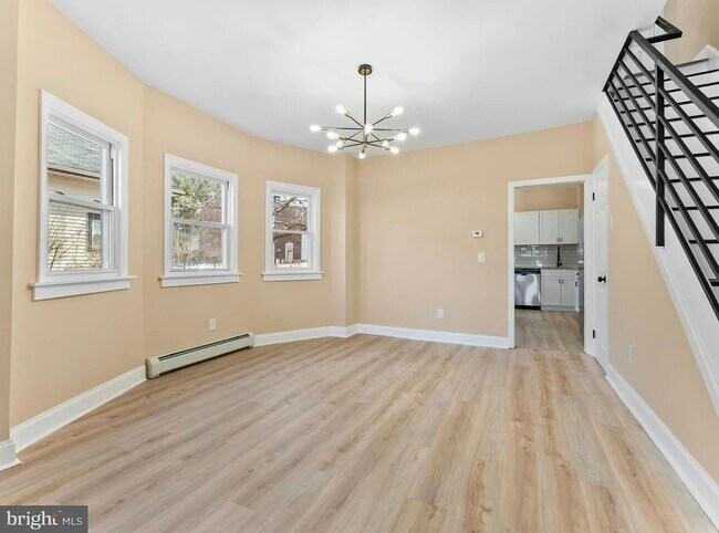 Building Photo - Charming 3BR House in Trenton