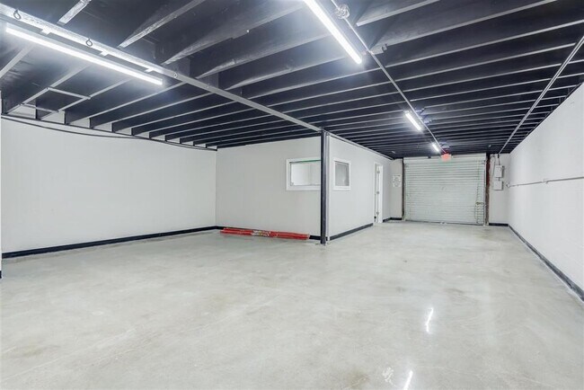 Building Photo - 1710 Texas Ave