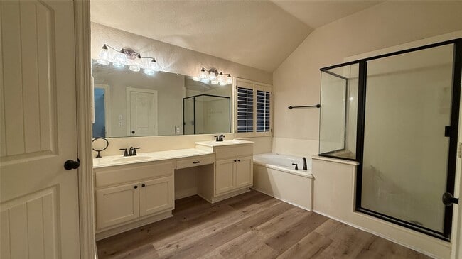 Building Photo - 931 Opal Chase Dr