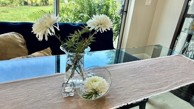 Building Photo - 1815 Barker Dr