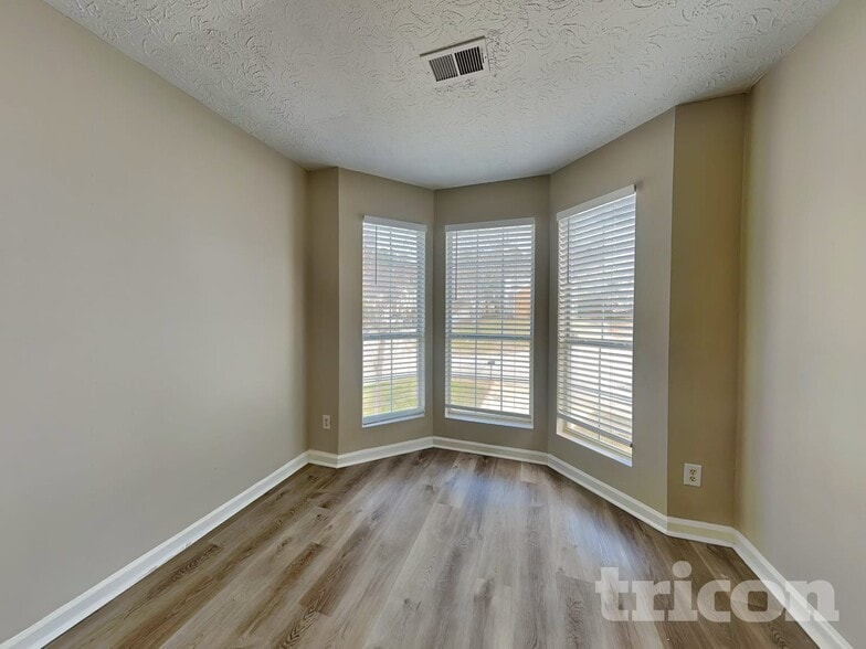 Building Photo - 6591 Anson Ct