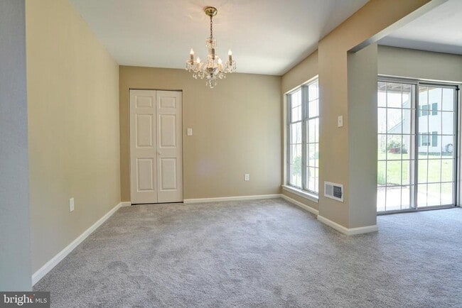 Building Photo - 325 Westridge Cir