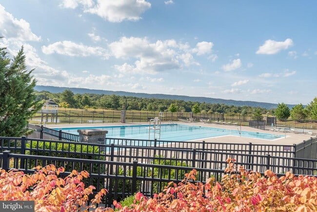 Building Photo - 201 Hillsdale Pl