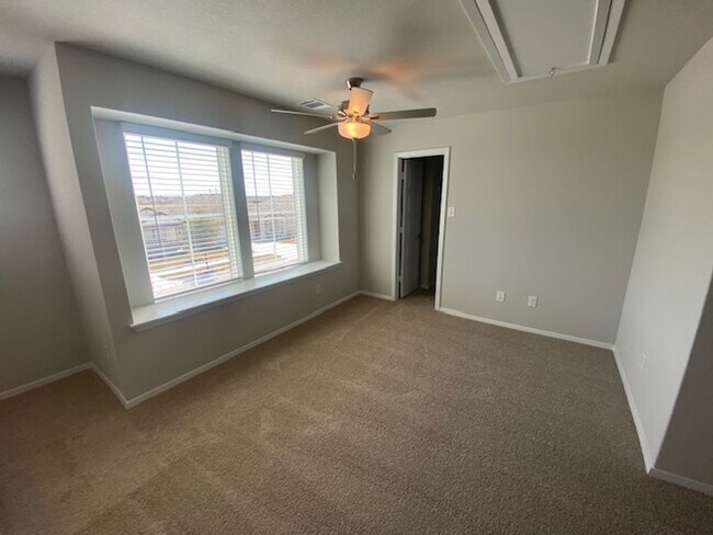Building Photo - Brand New 4 Bed 2.5 Bath House with Large ...