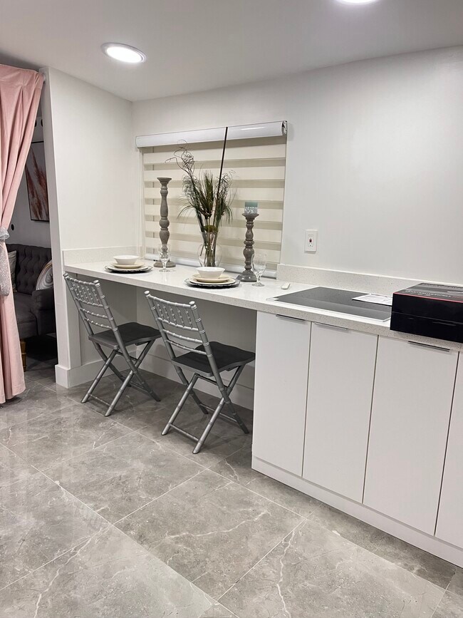 Building Photo - 6920 Fillmore St