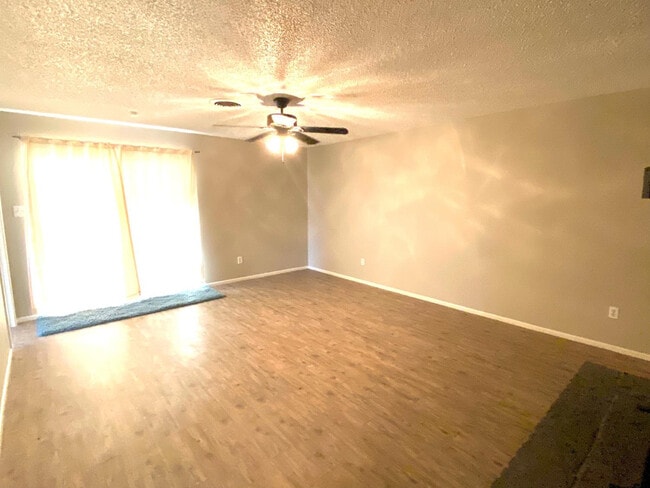 Building Photo - 9818 Jordan Ave